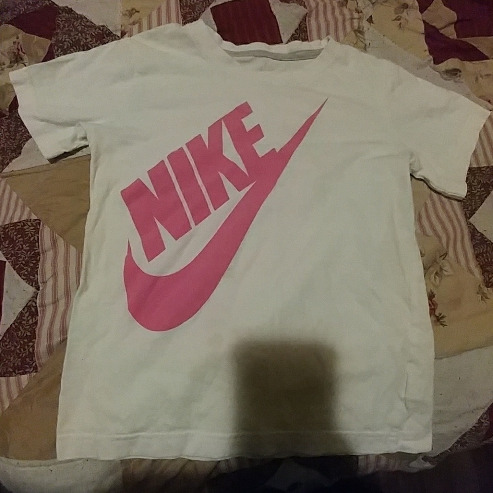 Pink & white Nike T-shirt